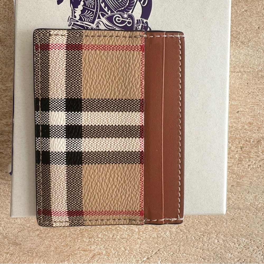 Burberry card case - check